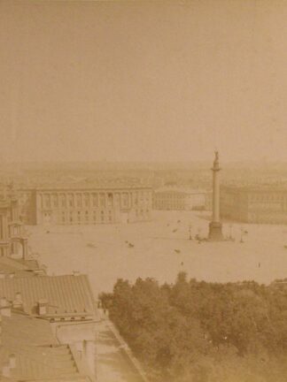 -Schlossplatz bzw. Alexanderplatz mit dem Winterpalais von der Seite.