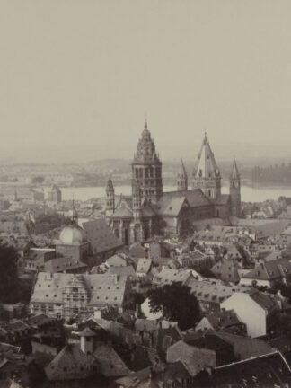-MAINZ. Gesamtansicht mit dem Mainzer Dom und dem Rhein im Hintergrund.